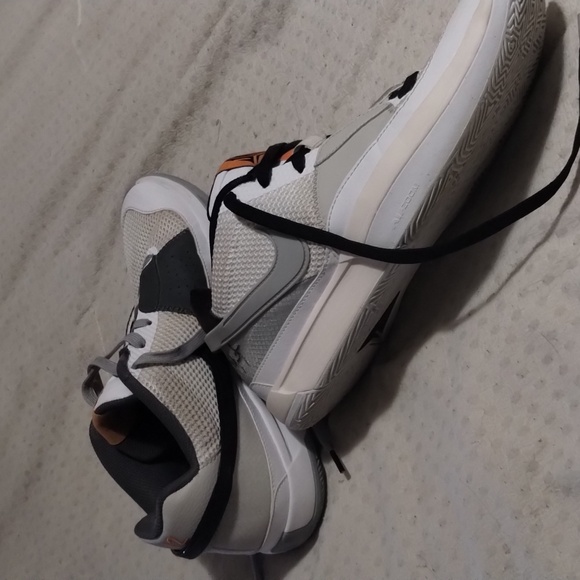 Ja Morant Nike basketball shoes - Picture 3 of 9